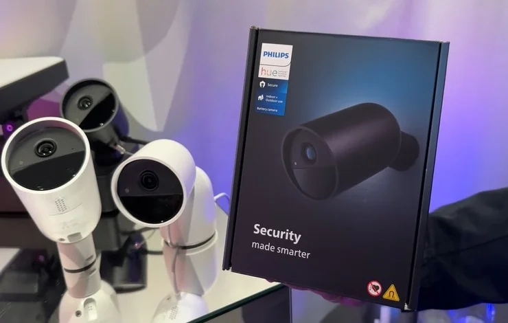 philips hue secure camera hands on review